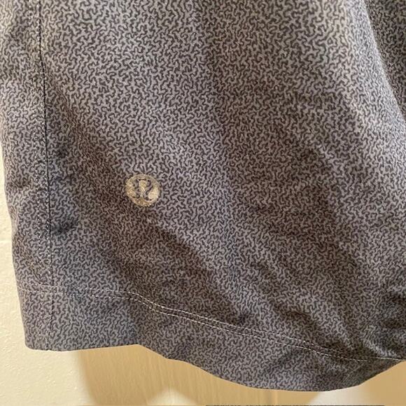 Lululemon Charcoal Gray Shorts Athletic Drawstring Pockets Mens Small - Picture 4 of 6